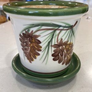 Emerson Creek Pottery small flower pot, Pinecone pattern. EUC